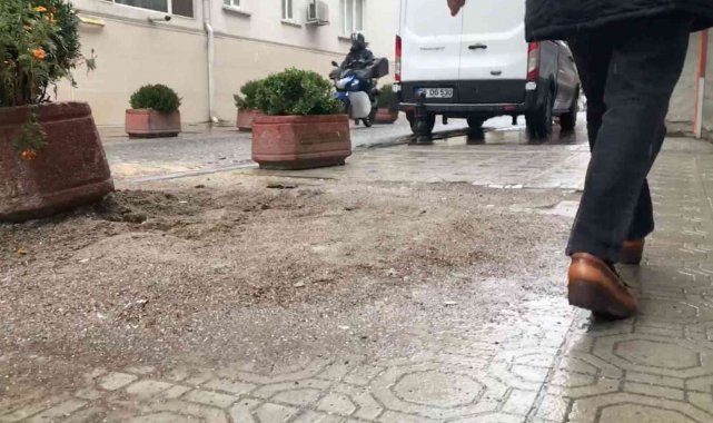 İnşaat artığı kum yığını 5 aydır temizlenmeyi bekliyor