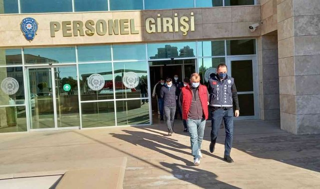 İnternet siteleri üzerinden 51 kişiyi 257 bin TL dolandırdılar