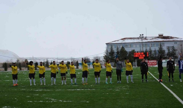 İscehisar Spor rakibi Ahmetli Belediye Spor'u tek goller geçti