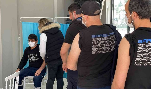 İşçiler aşı için sıraya girdi