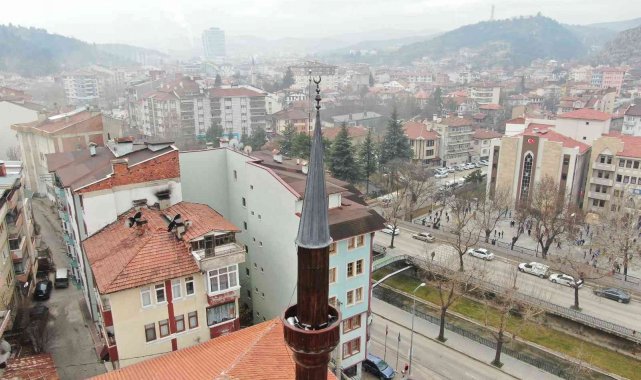 İsmini minaresine saplanan oktan alan cami, oksuz kaldı