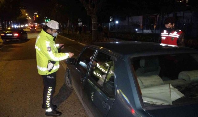 Isparta polisinden 11 ayrı ekiple trafikte alkol kontrolü