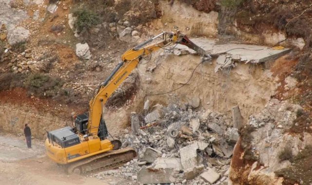 İsrail güçleri Beytüllahim'de Filistinli ailenin evini yıktı