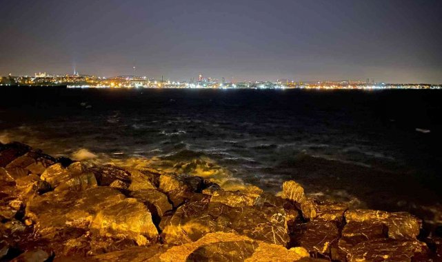 İstanbul'da beklenen lodos etkili olmaya başladı