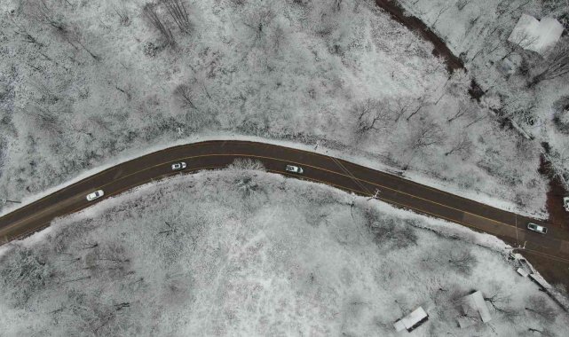 İstanbul&#039;un yanı başında 1 metre kar var