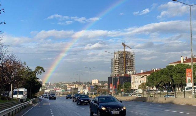 İstanbulluları gökkuşağı karşıladı