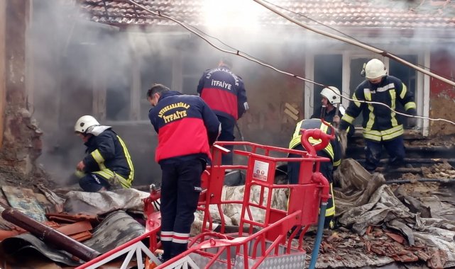 İtfaiyenin dar sokaklara park eden araçlarla imtihanı
