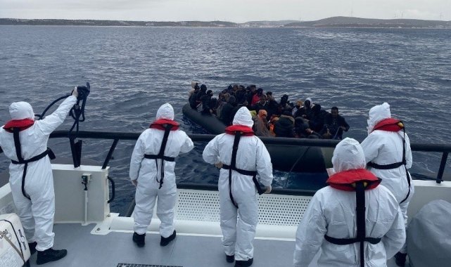 İzmir açıklarında 157 düzensiz göçmen kurtarıldı