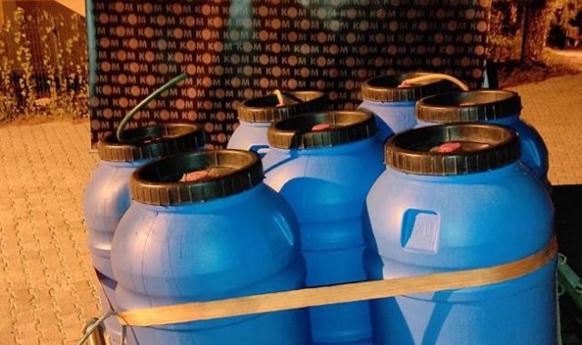 İzmir&#039;de 1 ton kaçak içki ele geçirildi