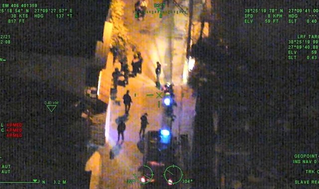 İzmir'de 23 hükümlü helikopter destekli operasyonla yakalandı