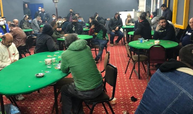 İzmir'de dernek binasına kumar baskını: 73 kişiye binlerce lira ceza