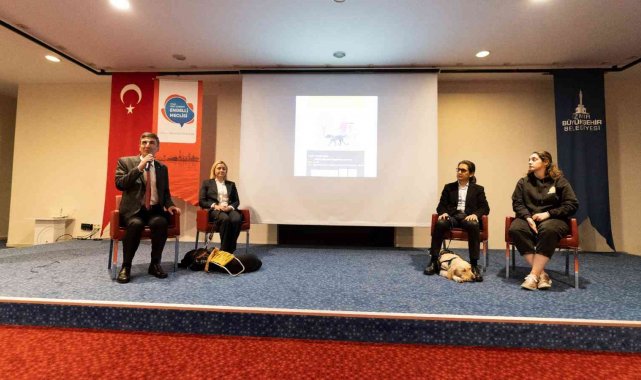 İzmir'de rehber köpekler için toplu ulaşımda düzenleme