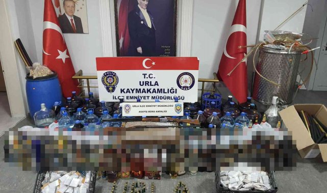 İzmir&#039;de sahte kaçak içki satıcılarına operasyon