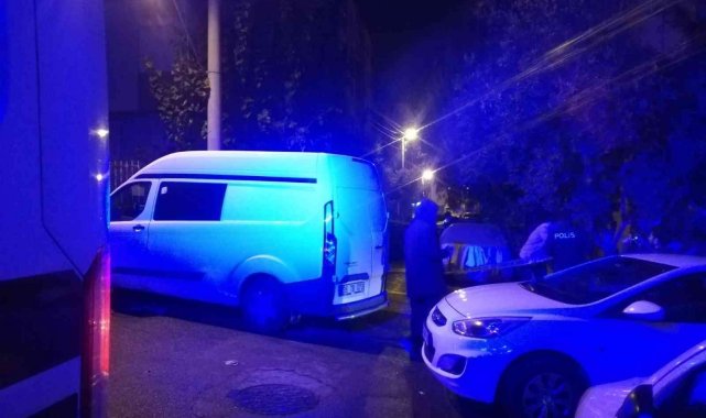 İzmir'de sokak ortasında pompalı tüfekle vurulmuş erkek cesedi bulundu