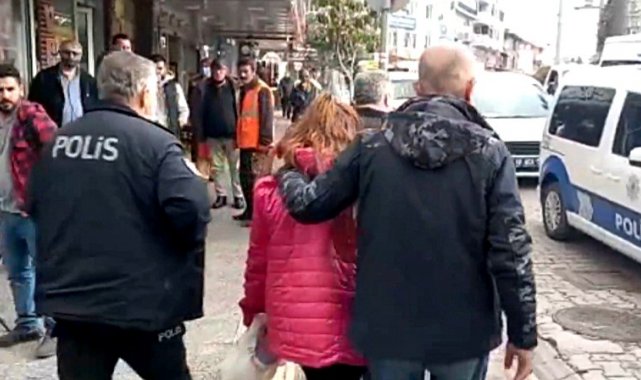 İzmir'den Edremit'te gelen kadın, polisin takibi sonucu kuyumcuları dolandıramadı