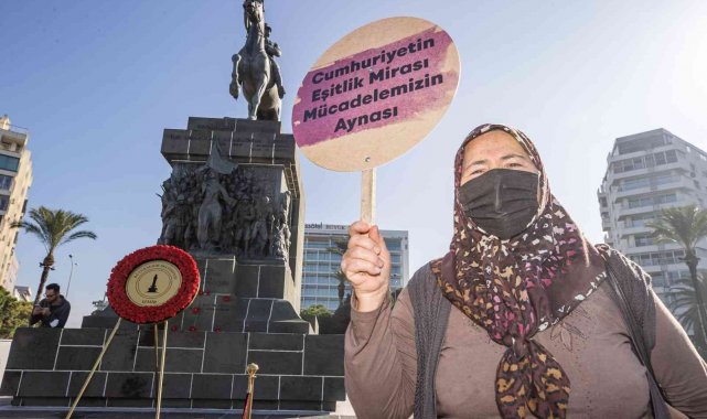 İzmirli kadınlar seçme ve seçilme hakkı yıldönümü için yürüdü
