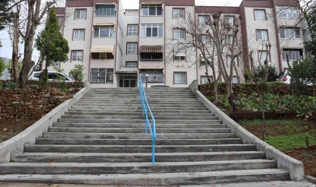 İzmit&#039;te 3 ayrı mahalleye yeni merdiven