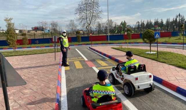 Jandarma ekipleri trafik eğitimine devam ediyor