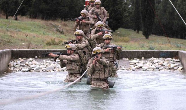 Jandarma komandoların nefes kesen eğitimi