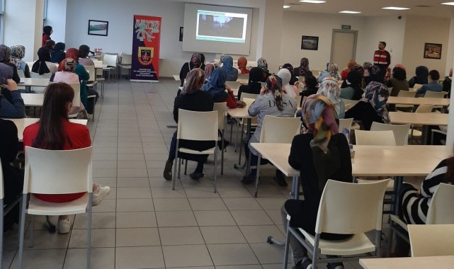 Jandarmadan çalışan kadınlara narkotik eğitimi