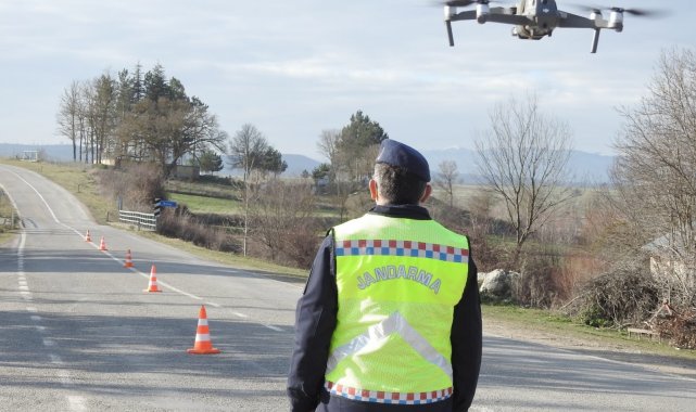 Jandarmadan drone destekli trafik denetimi