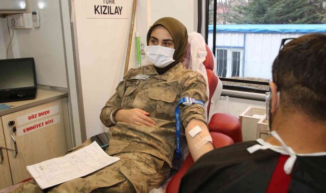 Jandarmadan kan bağışı