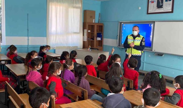 Jandarmadan öğrencilere 'Genel trafik kuralları' semineri