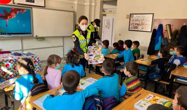 Jandarmadan öğrencilere trafik eğitimi