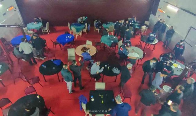 Jandarmadan ruhsatsız kahvehaneye kumar baskını