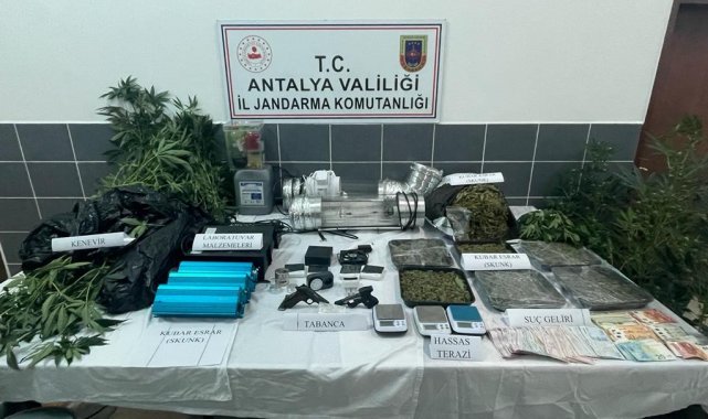 Jandarmadan uyuşturucu laboratuvarına operasyon: 2 gözaltı
