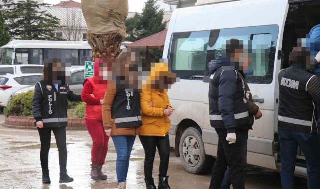 Kaçak alkol imalathane ile depo baskınında yakalanmışlardı