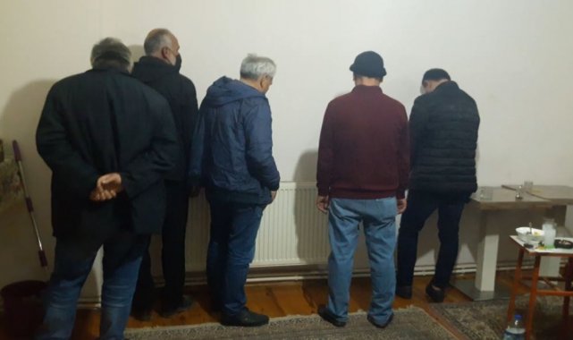 Kaçak alkollü kumar partisi