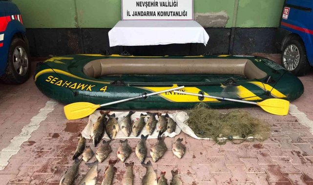 Kaçak balık avcıları yakalandı