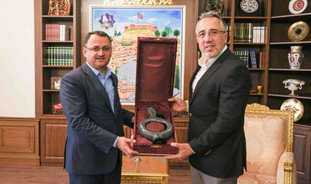 Kaçar Nevşehir Belediyesini ziyaret etti