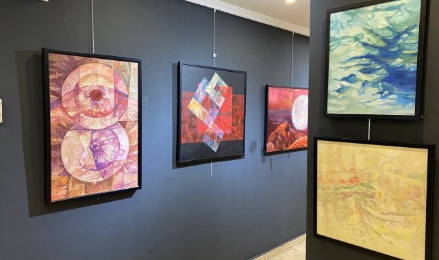 Kadıköy'de 'Kutupsuz' sergisi sanatseverlerle buluştu