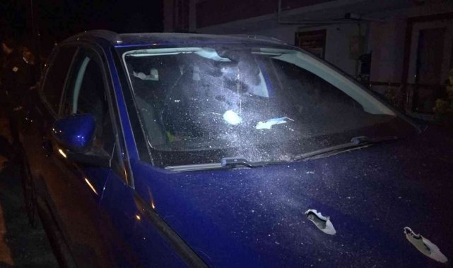 Kadın sürücünün otomobili gece yarısı kurşunlandı