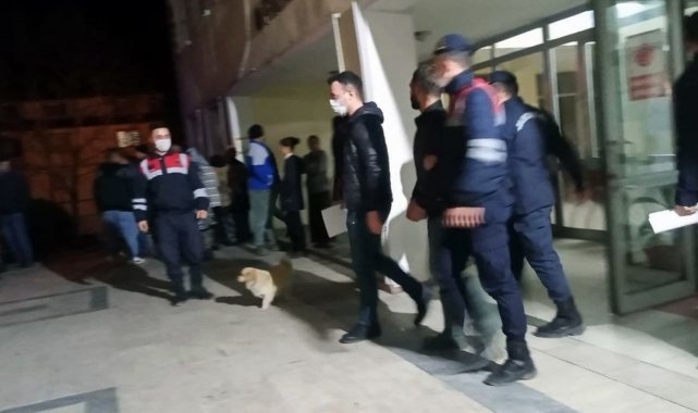 Kahvehane önünde gerginlik: 3 tutuklama