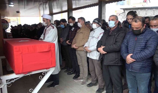 Kalbine yenik düşen astsubay, toprağa verildi