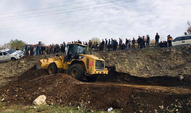 Kamyonla kamyonet çarpıştı: 2 yaralı