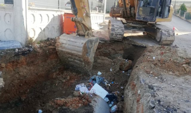 Kanalizasyon kazısında toprak kaydı: 1 işçi yaralandı