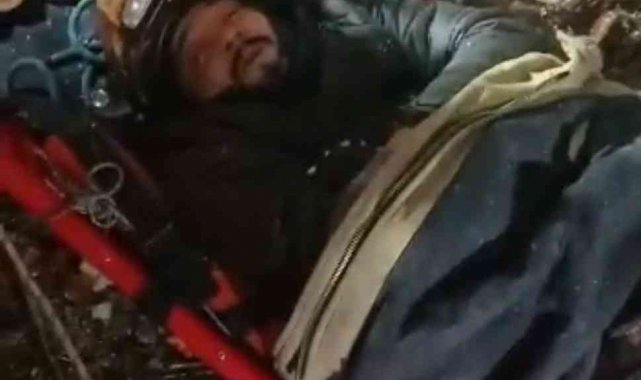 Kar sevinci yaşarken 200 metrelik uçuruma yuvarlanan genç itfaiye ekiplerince kurtarıldı