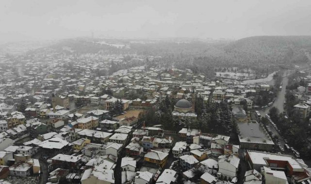 Kar yağışı tarihi Odunpazarı bölgesini beyaz örtüyle süslendi