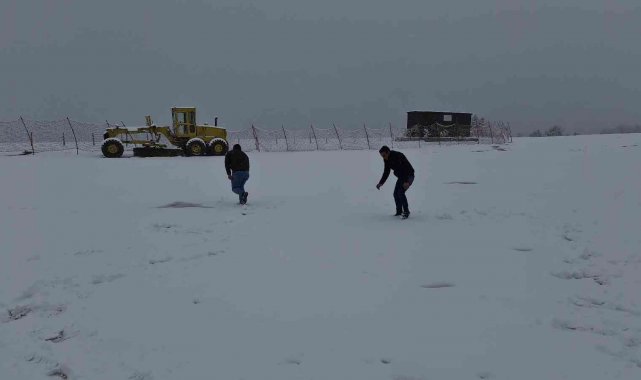 Karabük'te kar yağışı yüzünü yeniden gösterdi