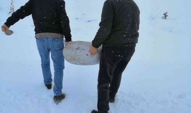 Karabük'te yaban hayvanları için yemleme çalışması yapıldı