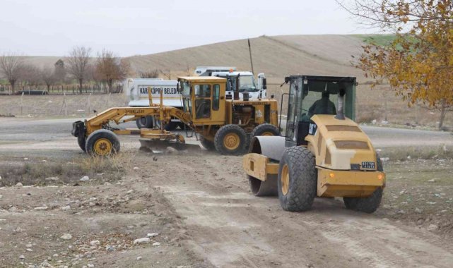 Karaköprü kırsalında yol çalışması