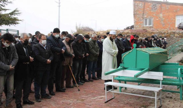 Karaman&#039;da göçükte hayatını kaybeden 3 çocuk babası toprağa verildi