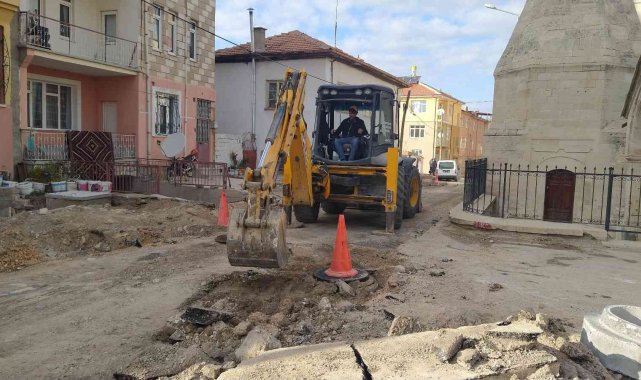 Karaman&#039;da parke ve yol yapım çalışmaları