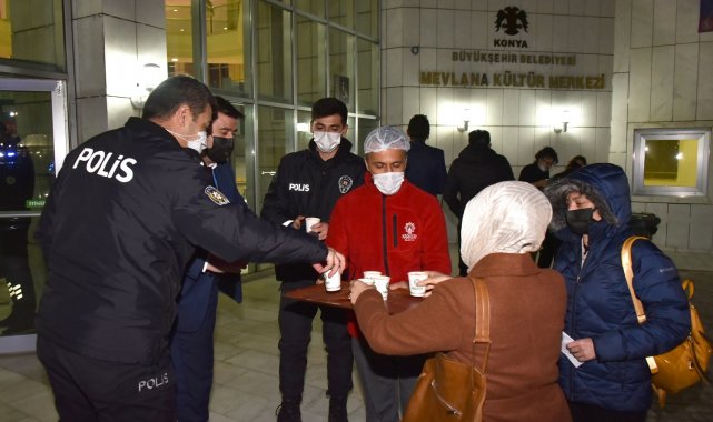 Karatay Belediyesi'nden geleneksel sahlep ikramı