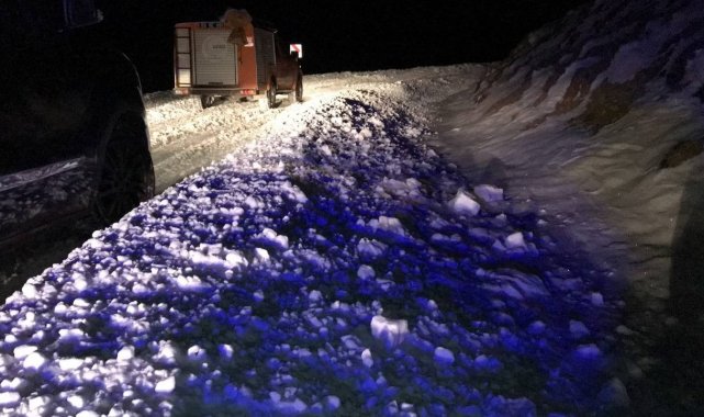 Karda mahsur kalan Kuveytli aileyi AFAD ve jandarma kurtardı