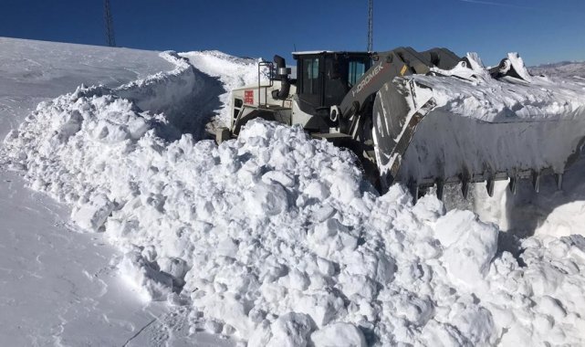 Kardan kapanan üs bölgesinin yolu açıldı
